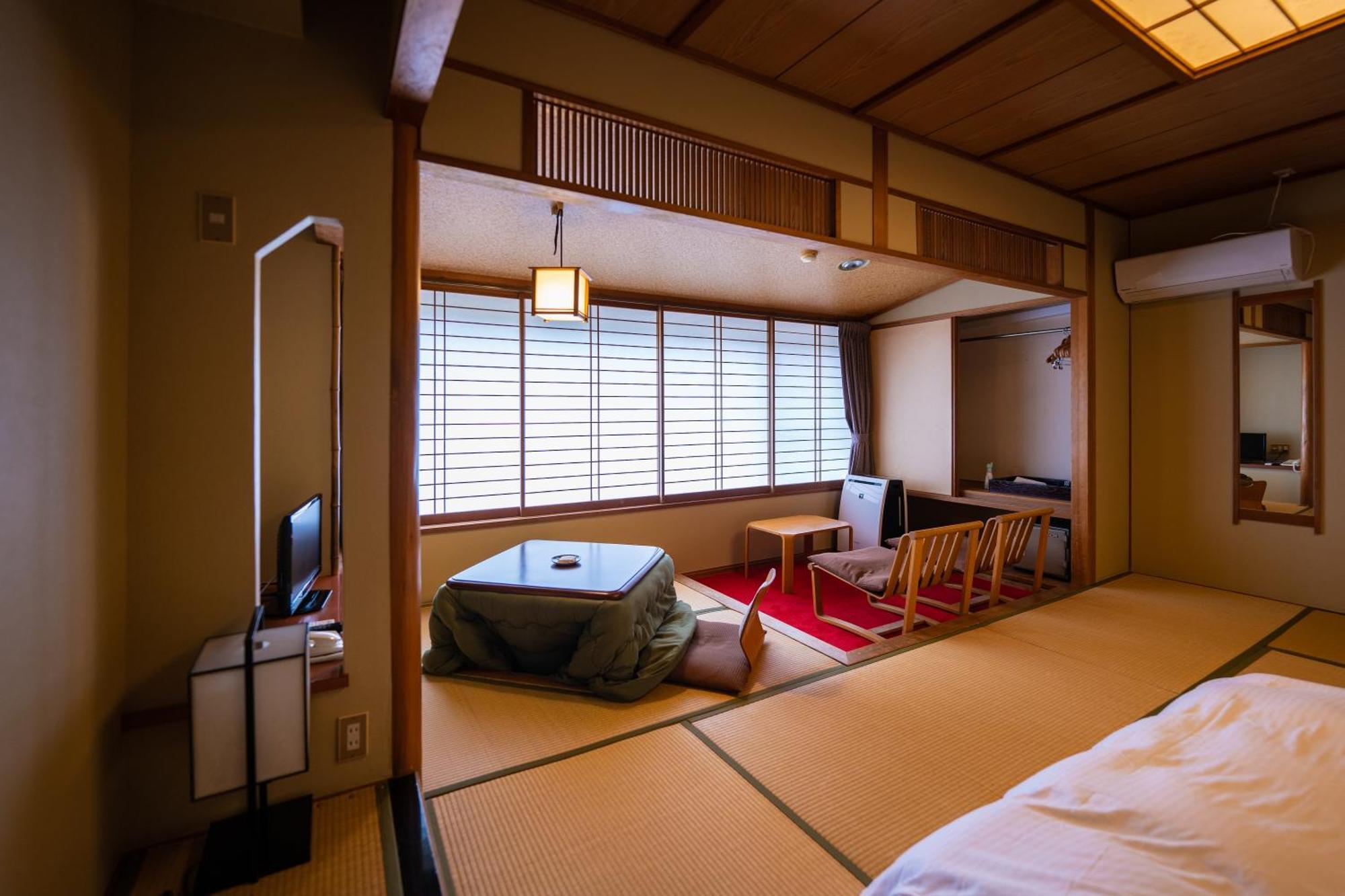 Sakahijiri